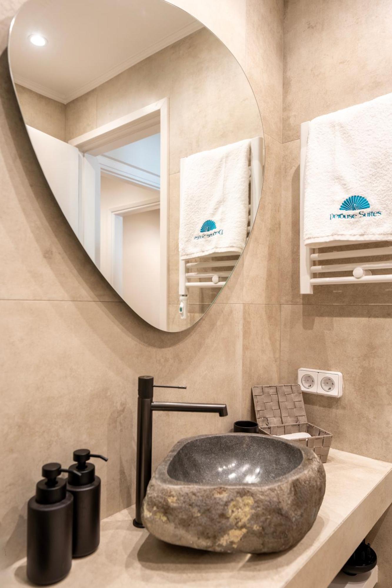 Derouse Eva Suite Jacuzzi & Sauna Athen Eksteriør billede